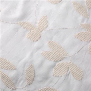 Tessuto ricamato in ramiè